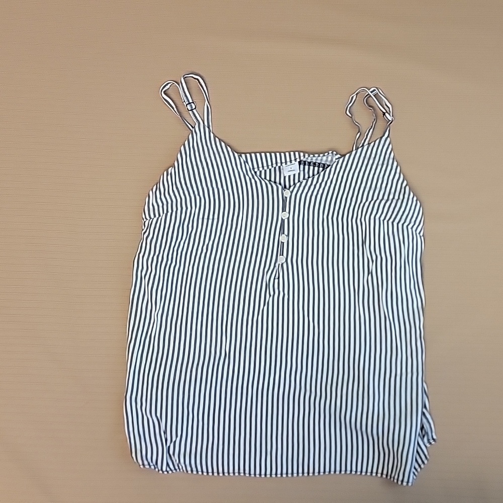 Old navy top size small